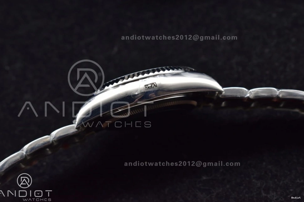 SS SmoothTexture Dial on Bracelet 1109 Best Skydweller Edition Oyster SS Green Noob A23J 0824